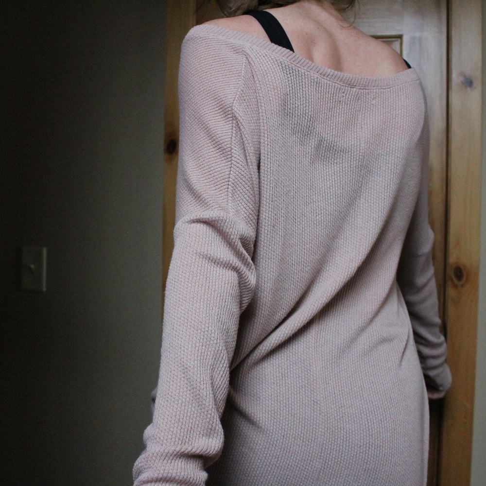 UO Nora Notched Long Sleeve Top
